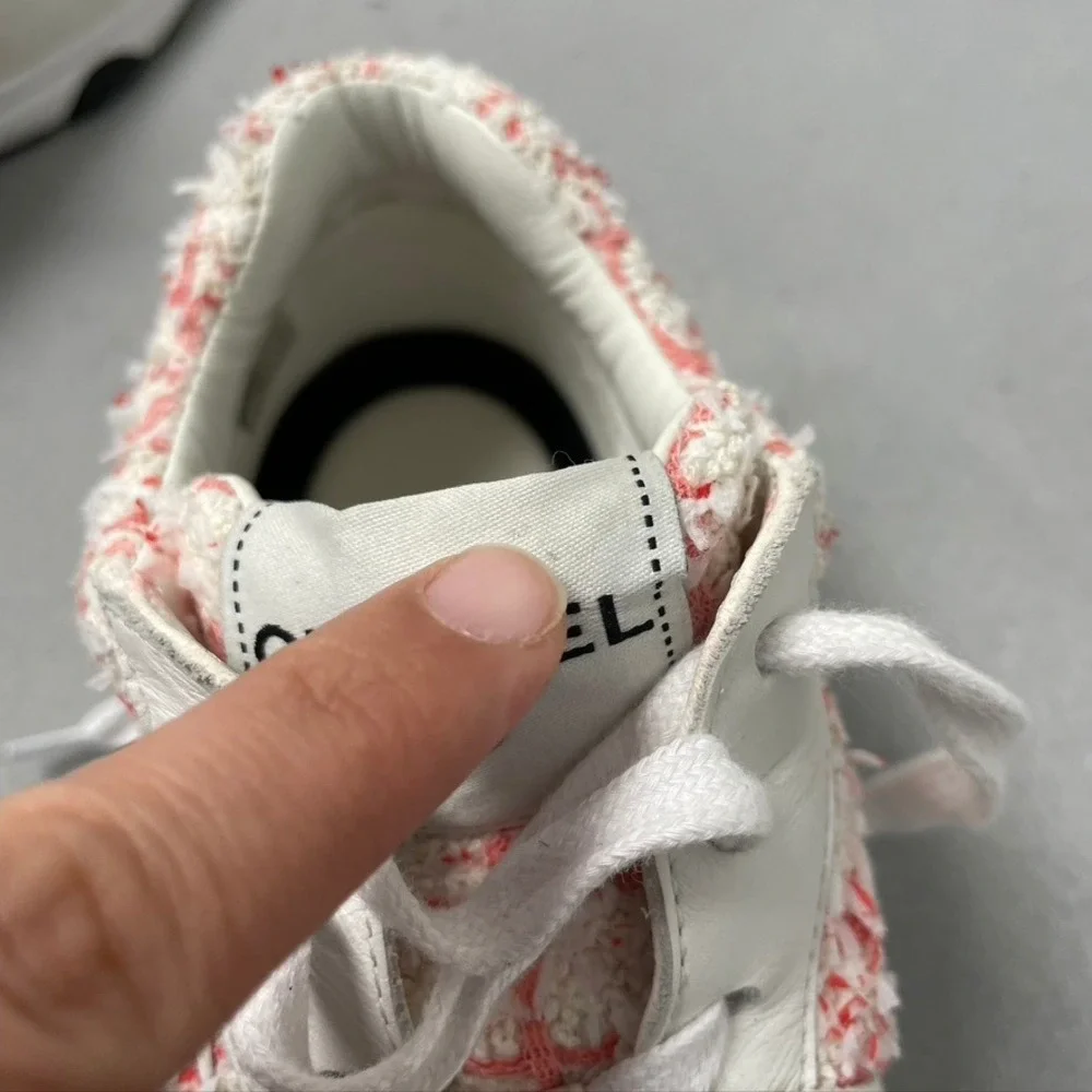 Chanel Tweed Leather Suede Sneakers Womens 39 White‎ Pink G38299 Low Top CC Logo